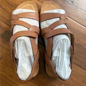 NEW Easy Spirit size 8 Brown Sandals